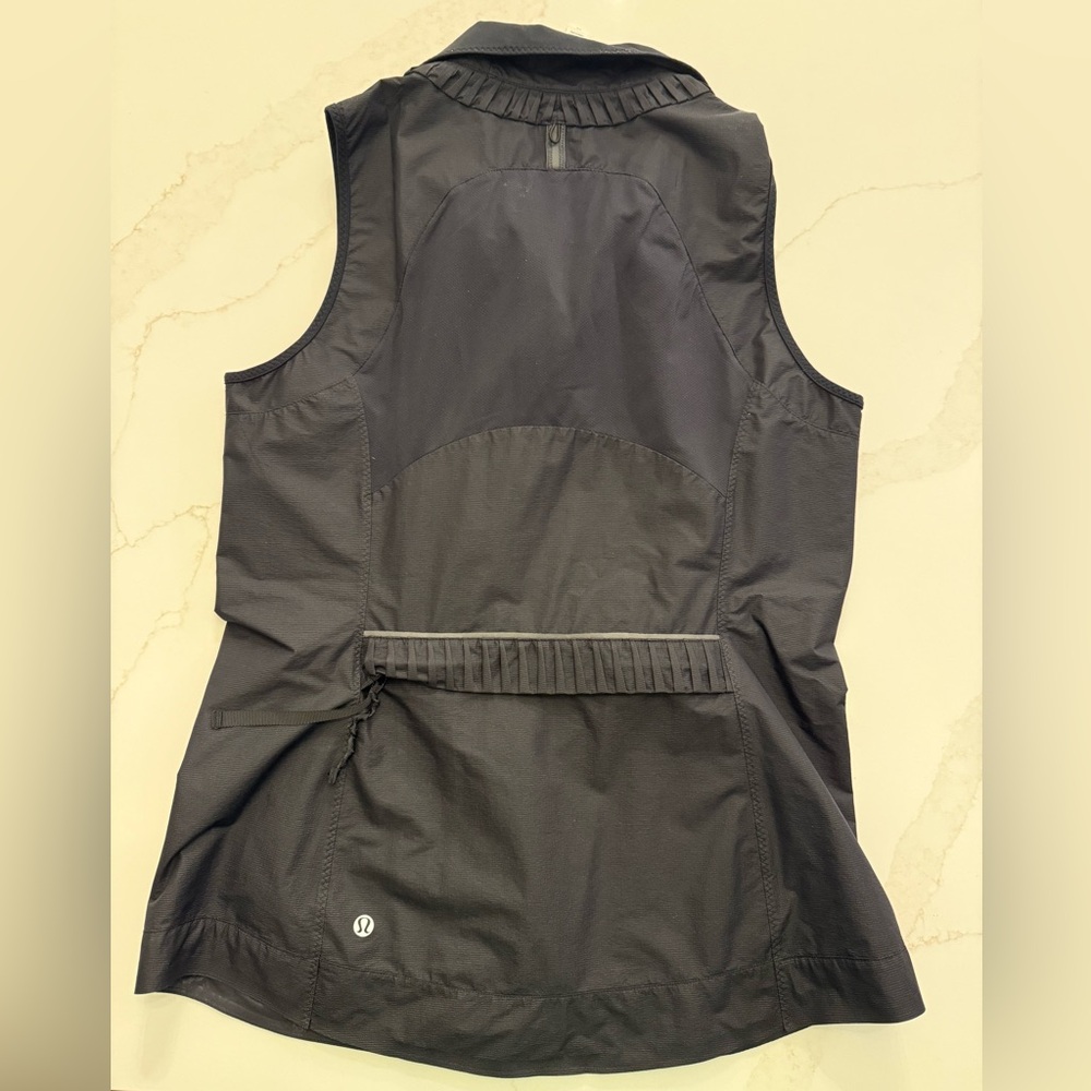 Lululemon Black Sleeveless Vest